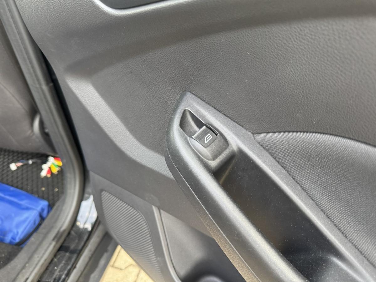 Ford Focus 3 original T&uuml;r hinten rechts Panther Schwarz Kombi Rohbau Bj.2011